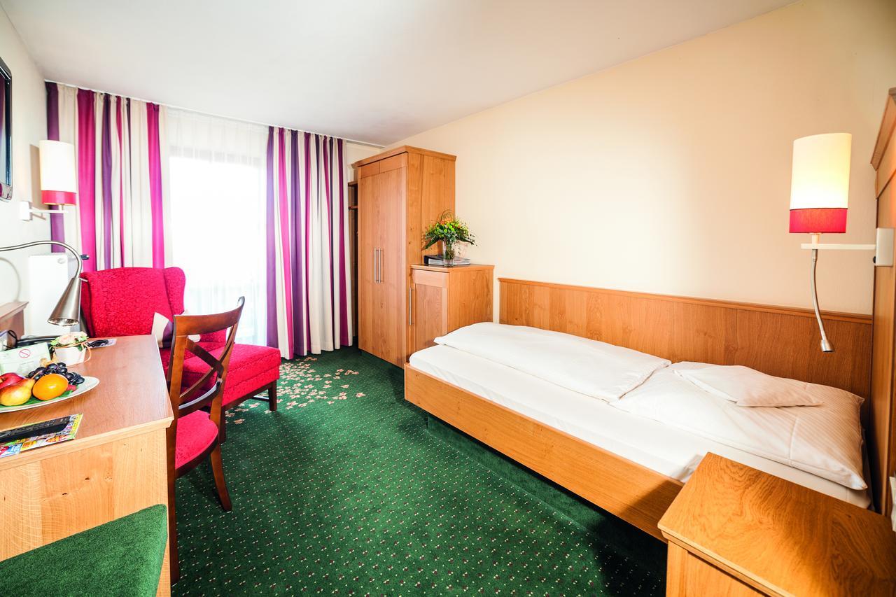 Seehotel Wassermann Seeon-Seebruck Extérieur photo